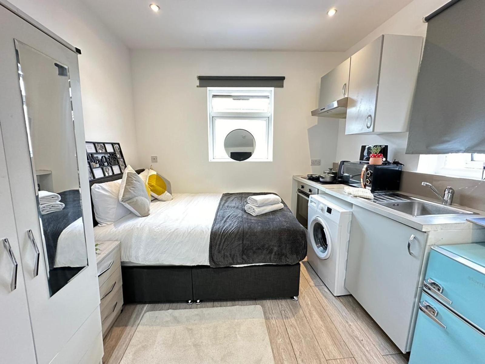 Apartment Studio At Harrow Road *