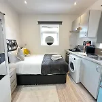 Studio Apartment At Harrow Road London